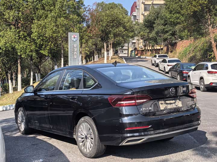 Фото 7 - Volkswagen Lavida