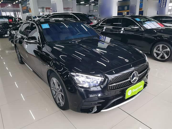 Фото 4 - Mercedes-Benz E-Class