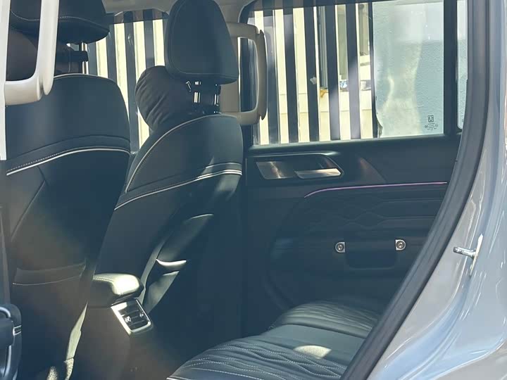 Фото 9 - Tank 300