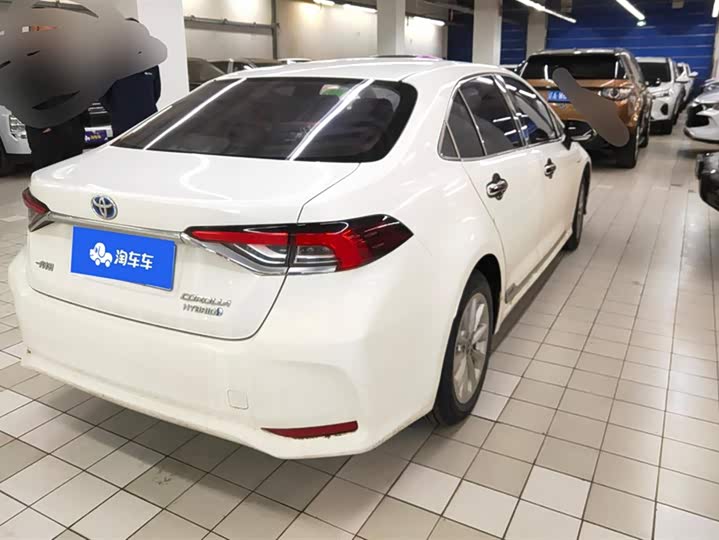 Фото 3 - Toyota Corolla