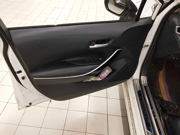 Фото 7 - Toyota Corolla