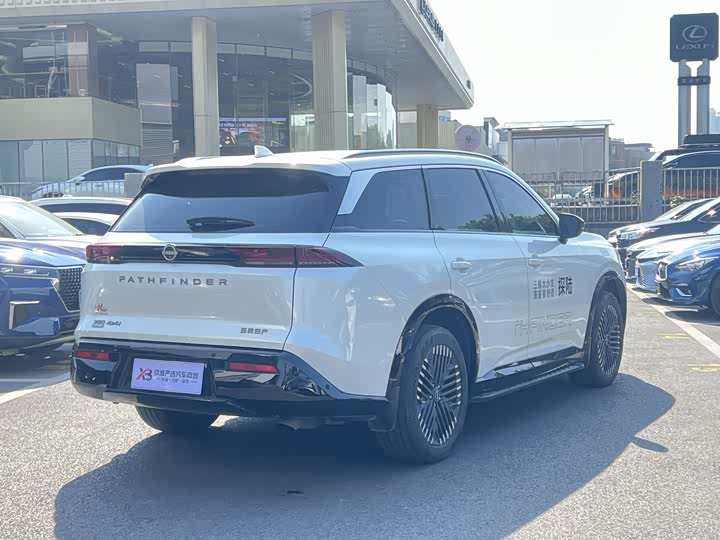 Фото 4 - Nissan Pathfinder