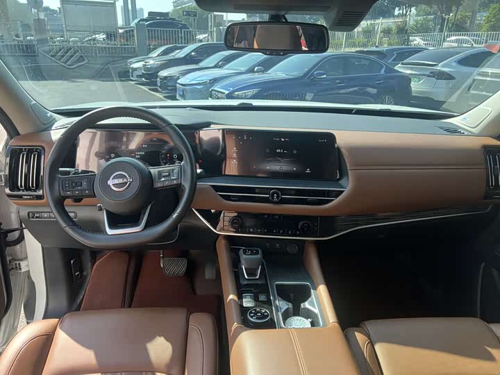 Фото 5 - Nissan Pathfinder