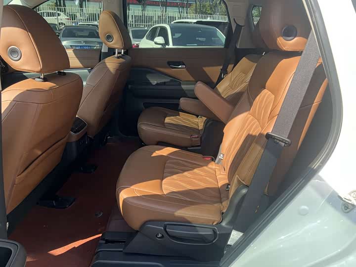 Фото 7 - Nissan Pathfinder