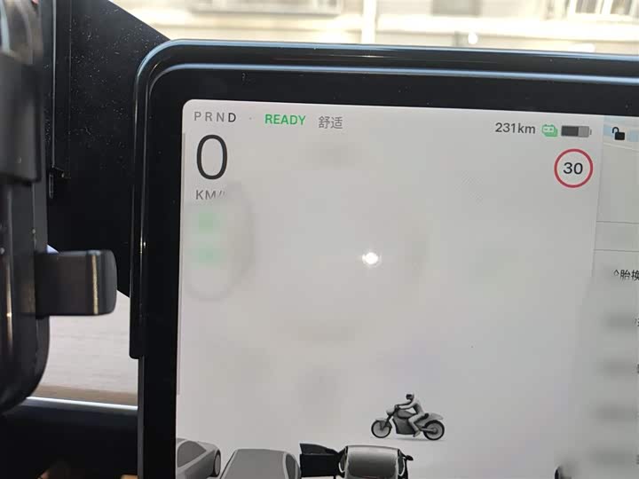 Фото 4 - Tesla Model 3