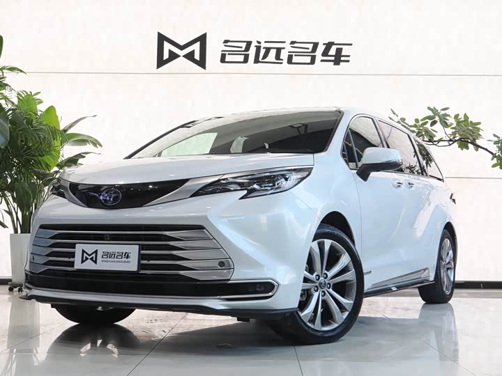 Фото 1 - Toyota Sienna