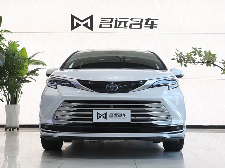 Фото 2 - Toyota Sienna