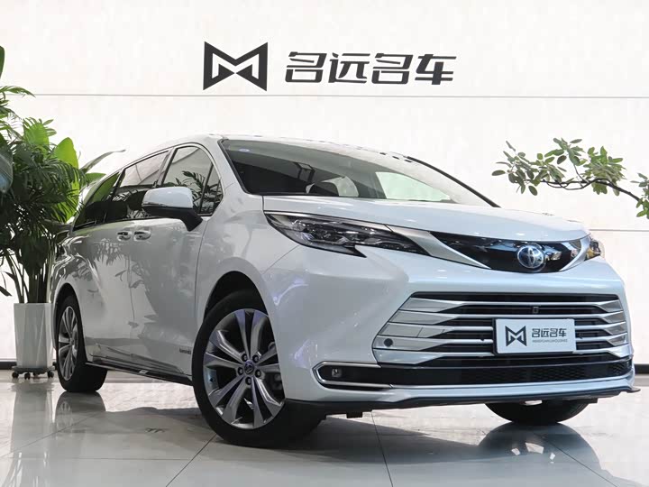 Фото 3 - Toyota Sienna