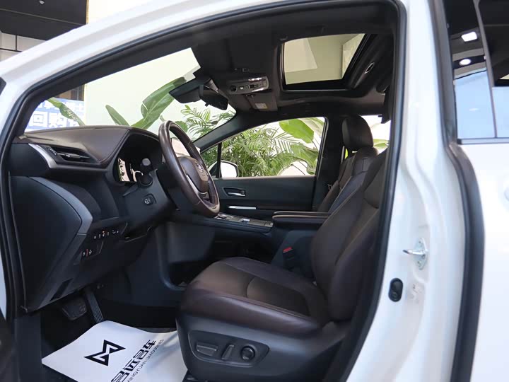 Фото 6 - Toyota Sienna