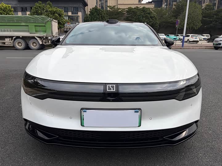 Фото 2 - Zeekr 007