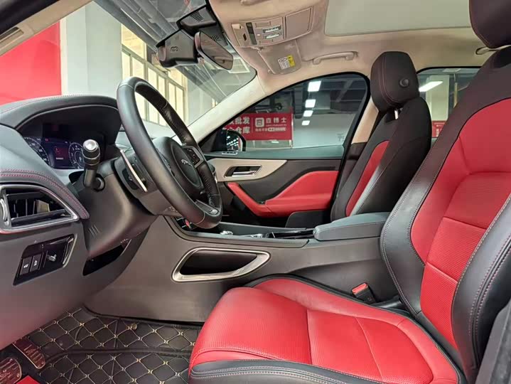 Фото 7 - Jaguar F-Pace