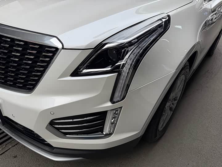 Фото 4 - Cadillac XT5