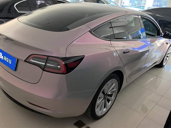 Фото 3 - Tesla Model 3