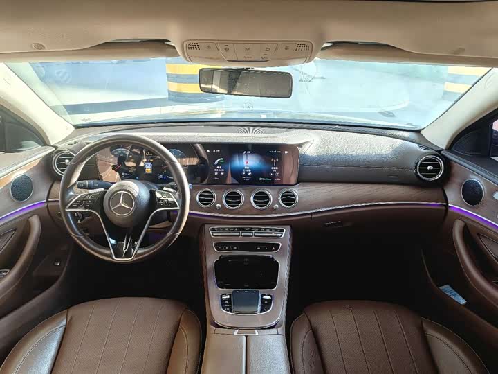 Фото 7 - Mercedes-Benz E-Class