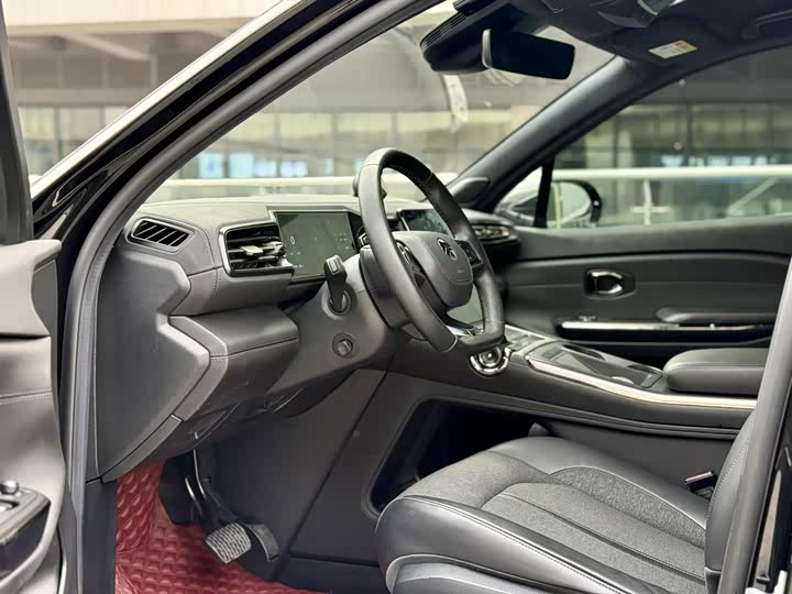 Фото 2 - Nio EC6