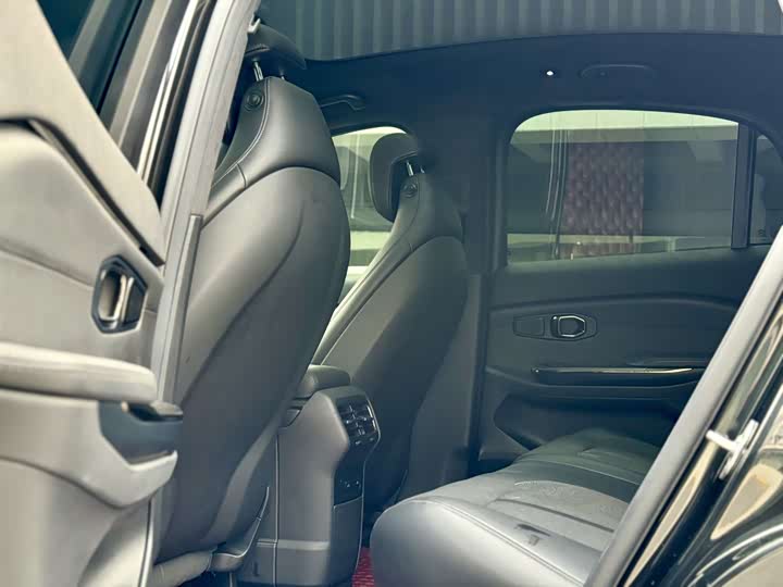 Фото 7 - Nio EC6