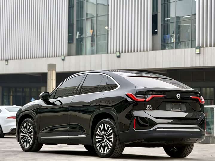 Фото 9 - Nio EC6