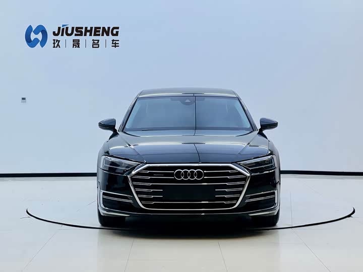 Фото 2 - Audi A8