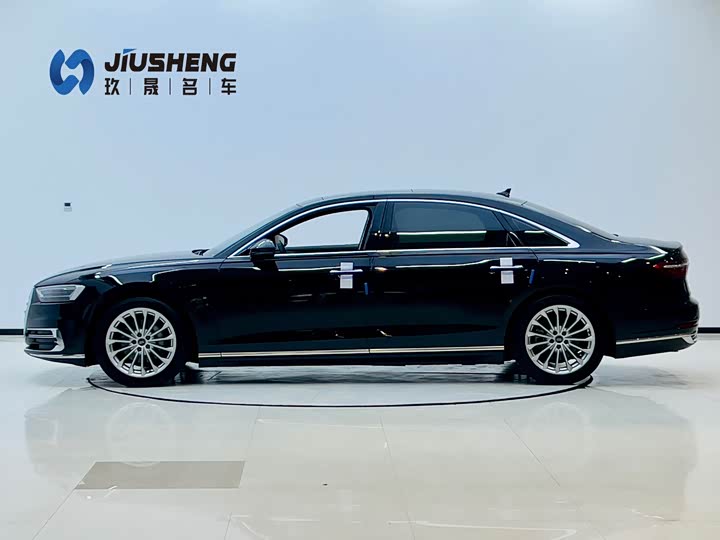 Фото 3 - Audi A8