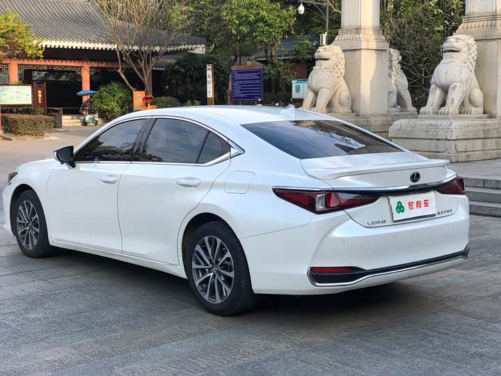 Фото 4 - Lexus ES