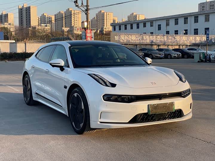 Фото 3 - Zeekr 001