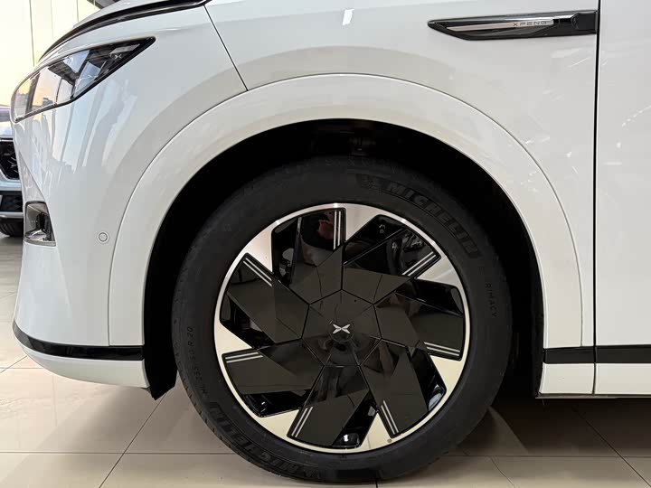 Фото 6 - XPeng X9