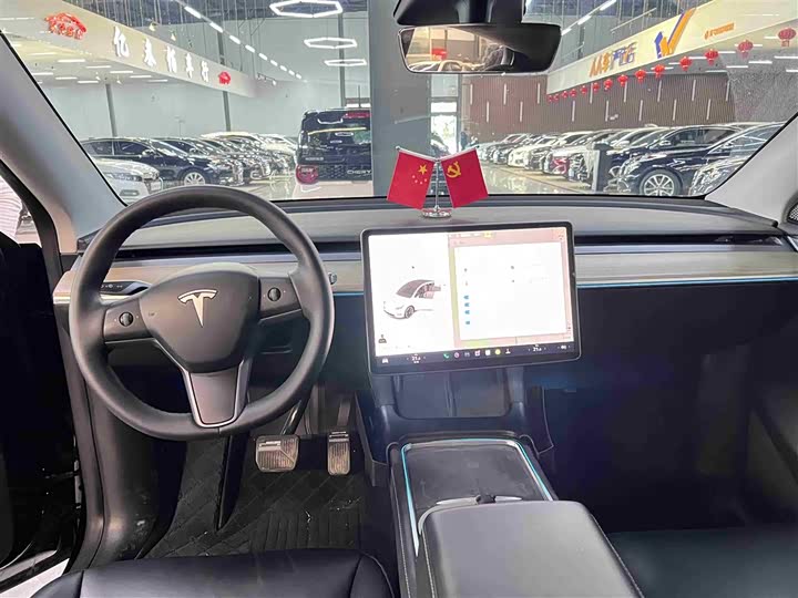 Фото 3 - Tesla Model Y