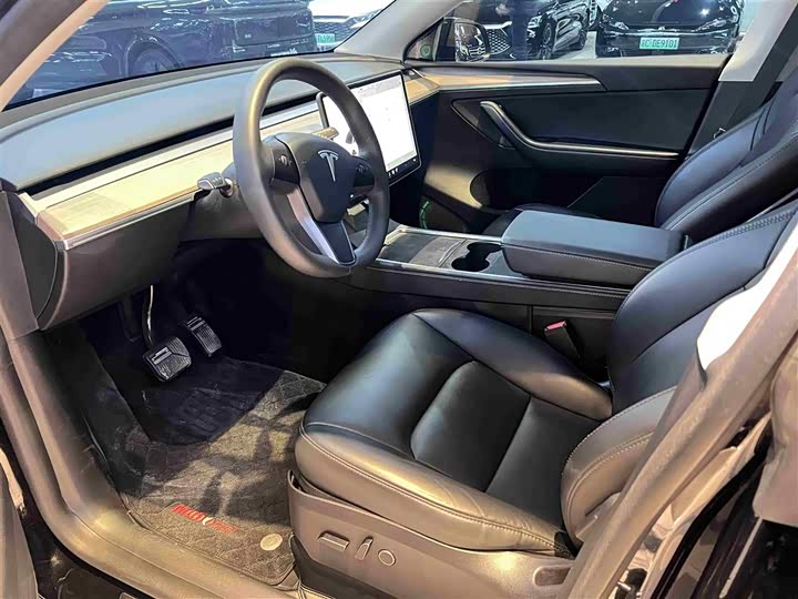 Фото 8 - Tesla Model Y