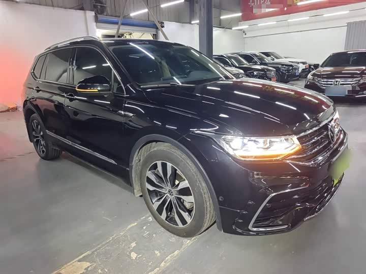 Фото 4 - Volkswagen Tiguan L Pro