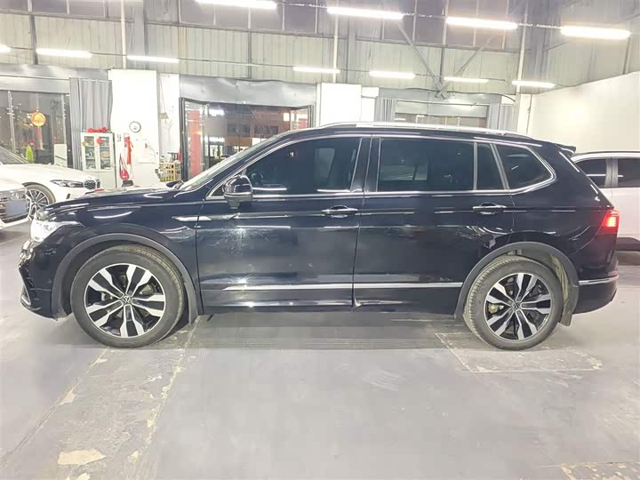 Фото 5 - Volkswagen Tiguan L Pro