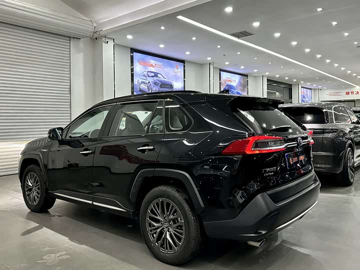 Фото 2 - Toyota Wildlander