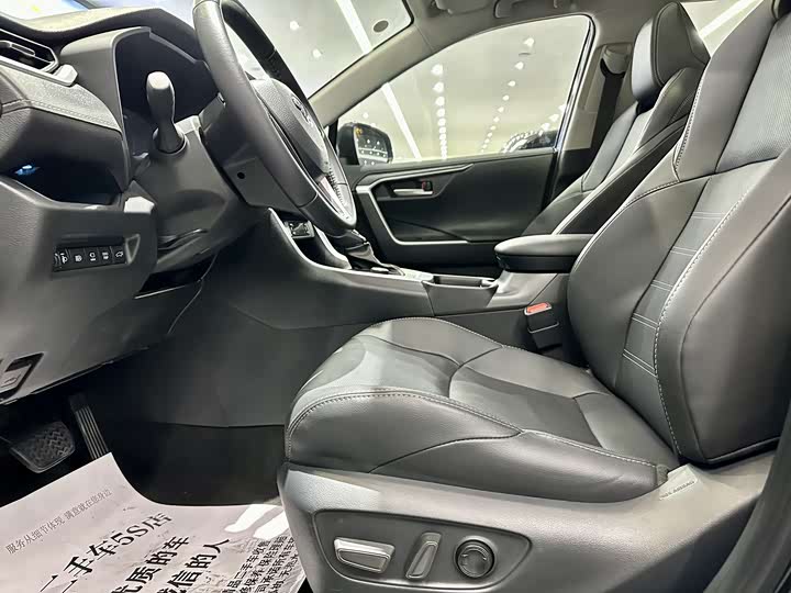 Фото 7 - Toyota Wildlander