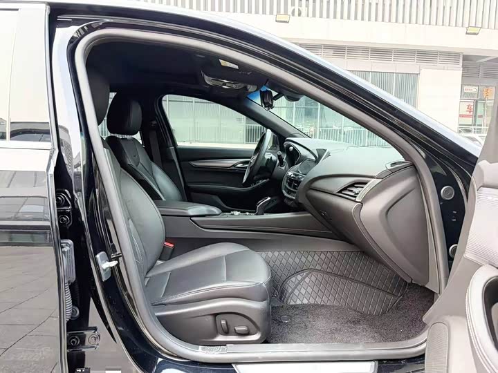 Фото 9 - Cadillac CT5