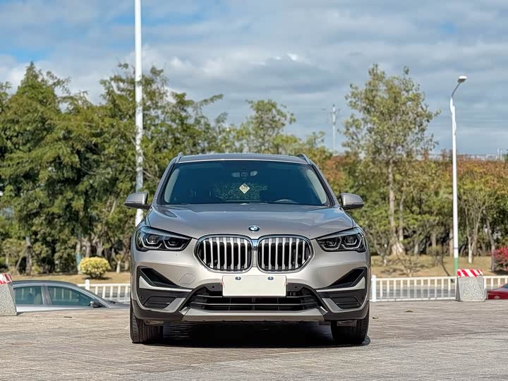 Фото 2 - BMW X1