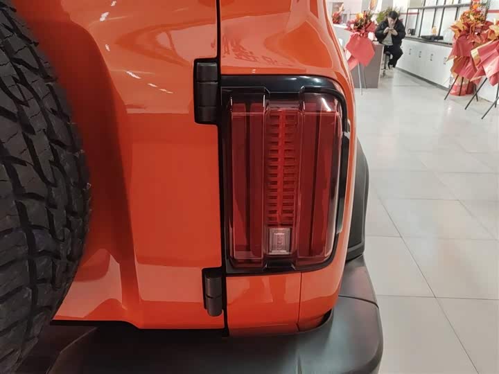 Фото 8 - Tank 300