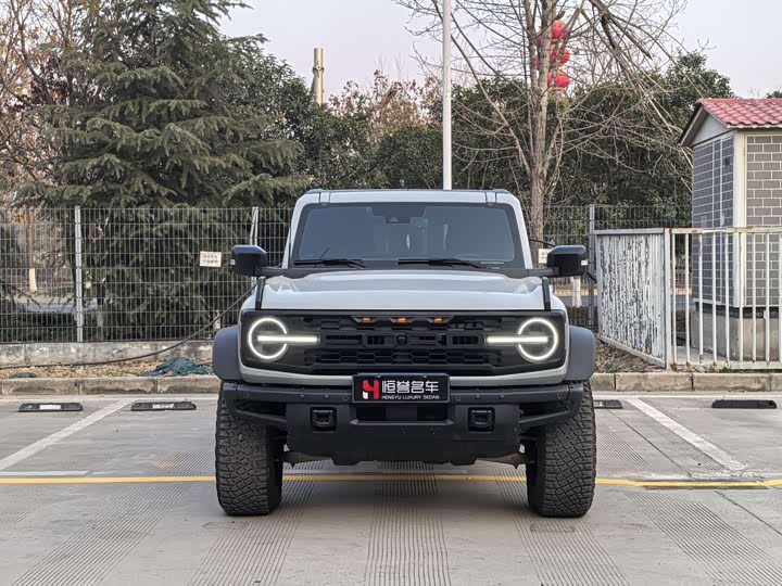 Фото 2 - Ford Bronco