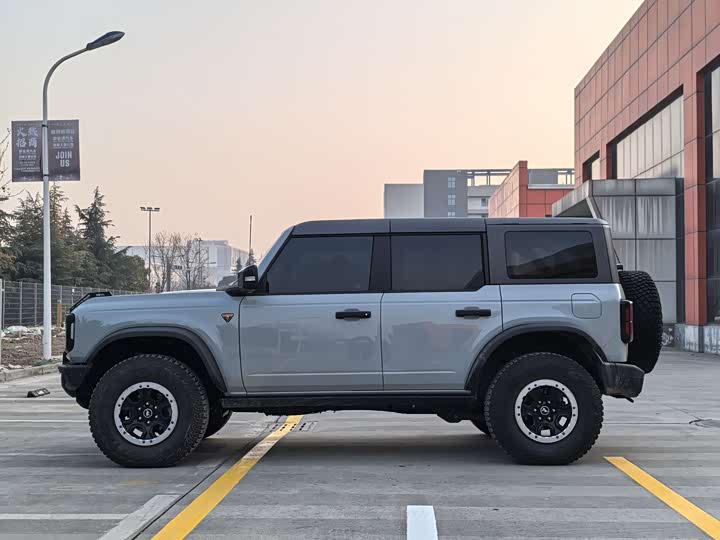 Фото 5 - Ford Bronco