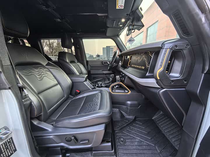 Фото 9 - Ford Bronco