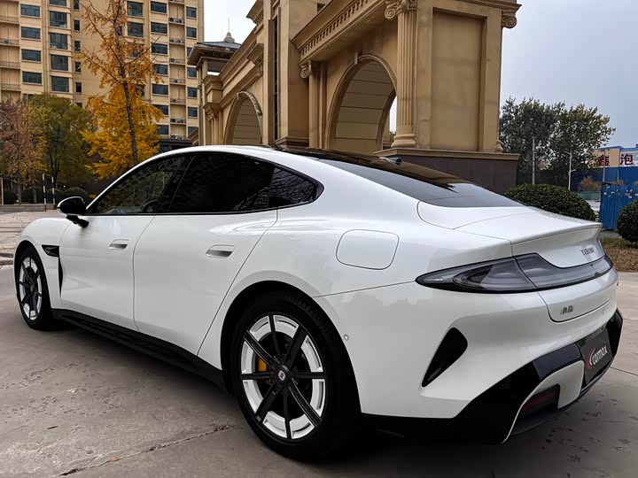 Фото 8 - Xiaomi SU7