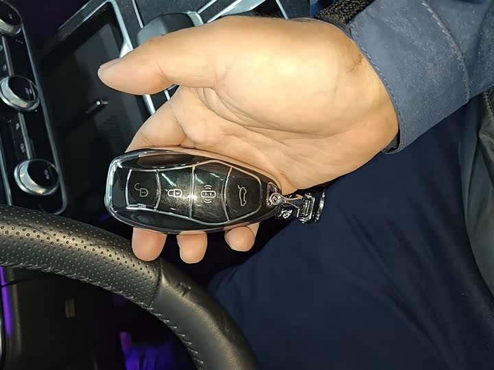 Фото 9 - Hongqi HS5