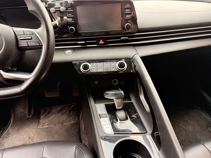 Фото 8 - Hyundai Elantra N line