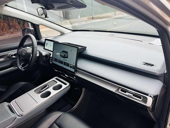 Фото 3 - GAC Aion Y