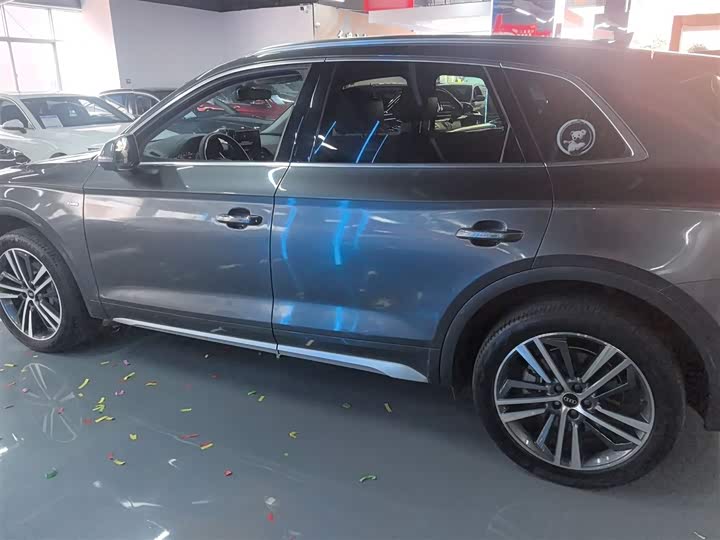 Фото 5 - Audi Q5L