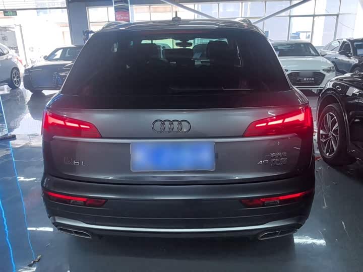 Фото 6 - Audi Q5L