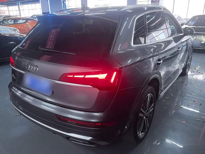 Фото 7 - Audi Q5L