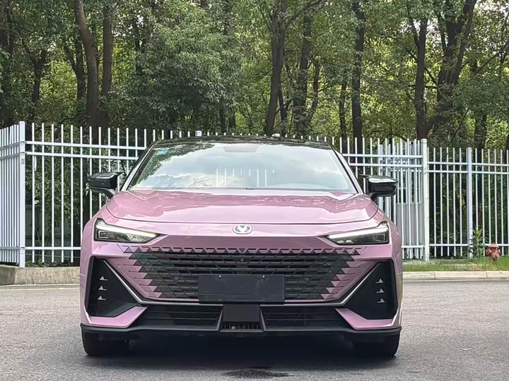 Фото 2 - Changan UNI-V