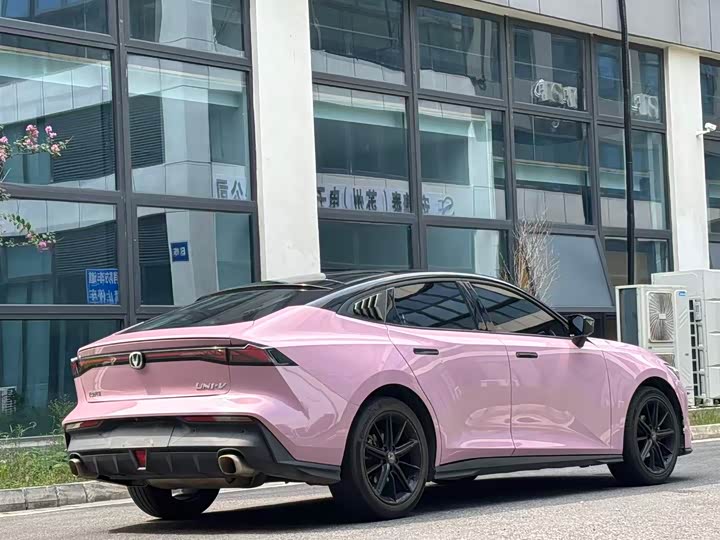 Фото 4 - Changan UNI-V