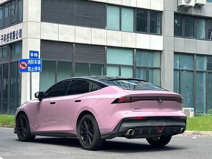 Фото 6 - Changan UNI-V