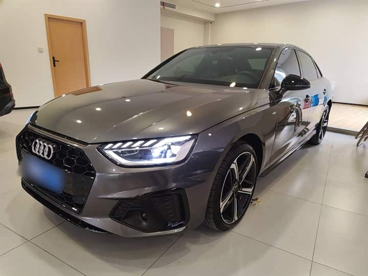 Фото 1 - Audi A4L