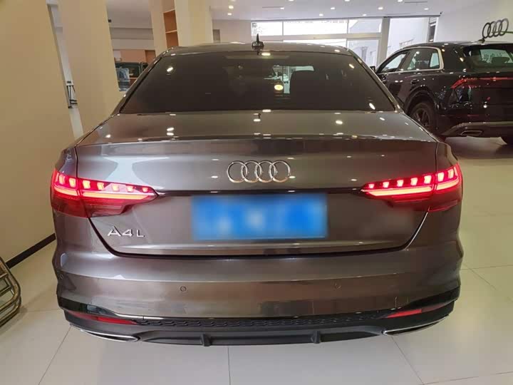 Фото 6 - Audi A4L